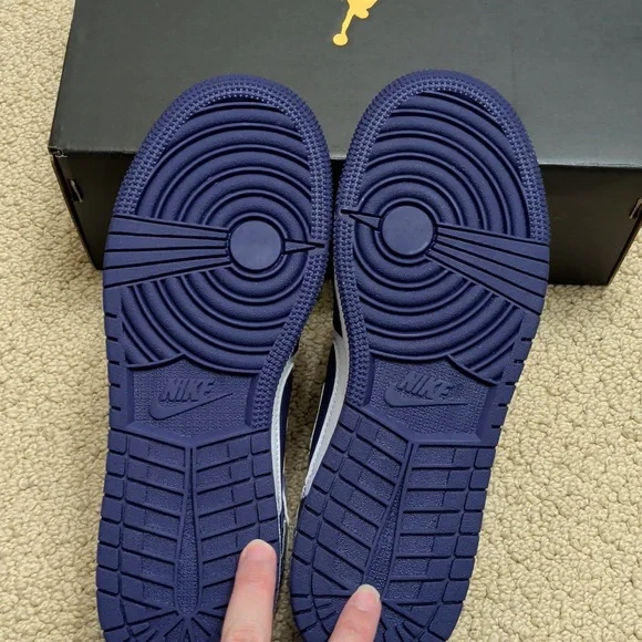 New Nike Air Jordan 1 Low Flyease (GS) Kids Purple and White Sneakers - Picture 6 of 9